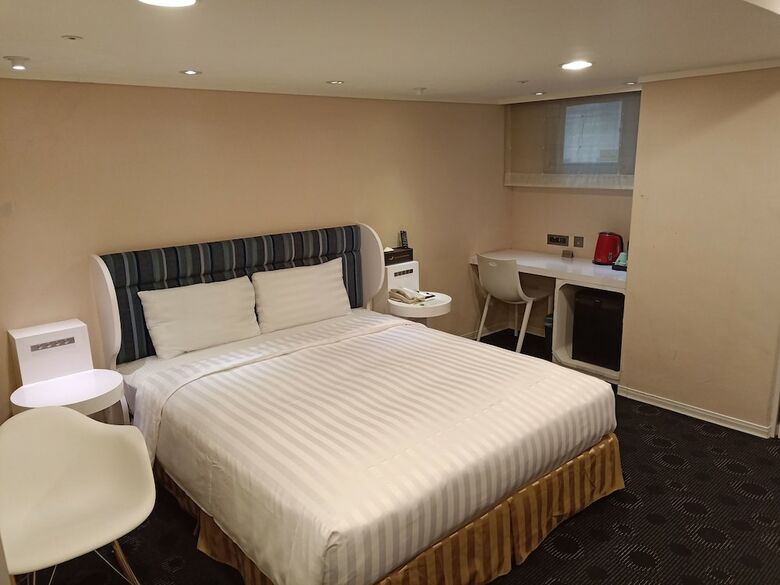 Ximen Airline Hotel