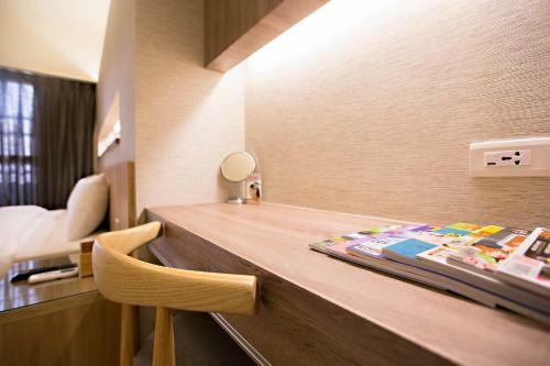 Traveller-inn Zhongzheng Library