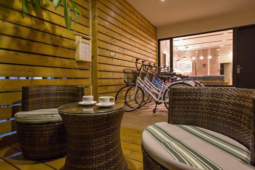 Traveller-inn Zhongzheng Library