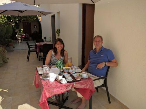 Hostal Rosana Guest House