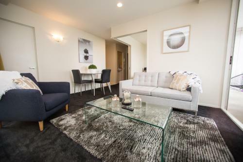 Beautiful Sunny Two Bedroom Apartment