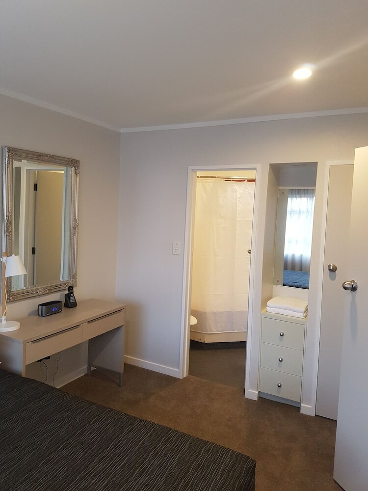 Motel Destiny On Fitzherbert