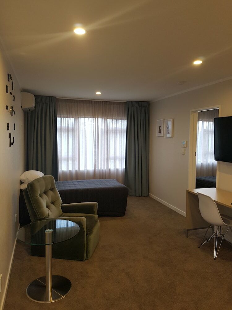 Motel Destiny On Fitzherbert