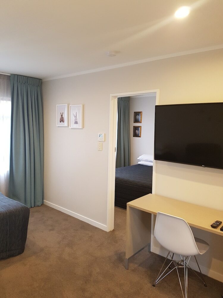 Motel Destiny On Fitzherbert