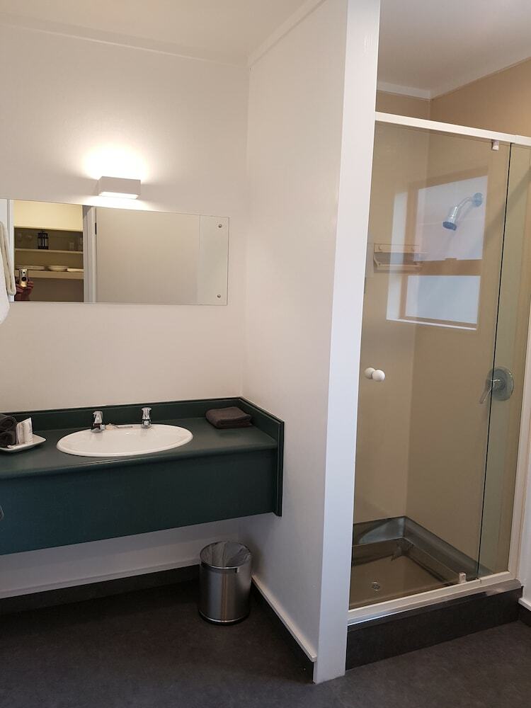 Motel Destiny On Fitzherbert