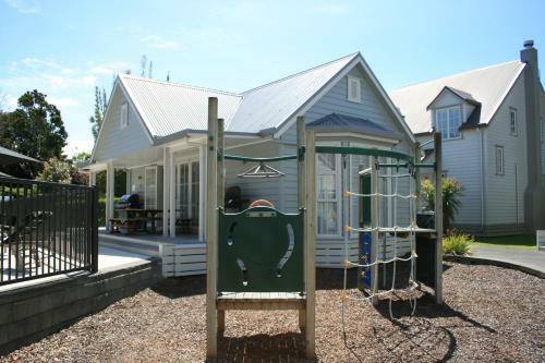 Settler's Cottage