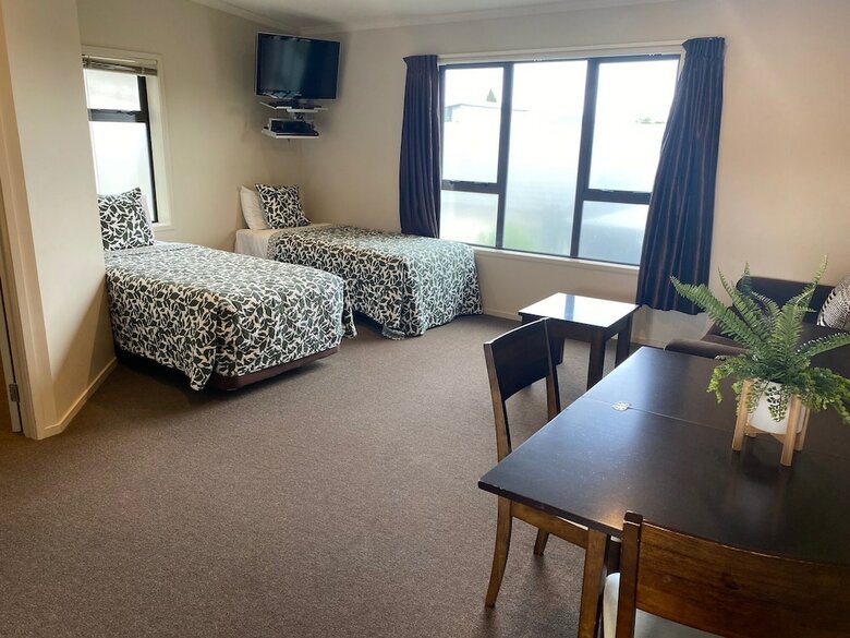 Alpine Lake Motor Lodge