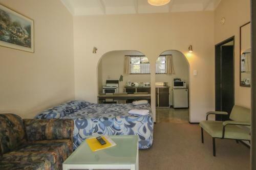 Riverside Motel