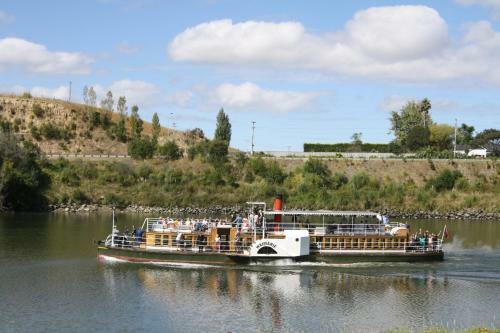 Whanganui River Top 10 Holiday Park