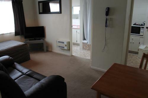 Riverview Motel