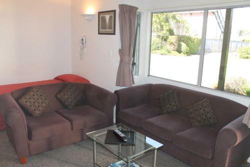 Riverview Motel