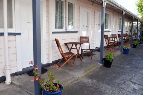 Braemar House B&B And Yha Hostel
