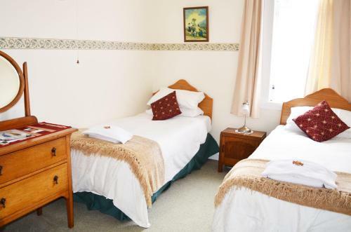Braemar House B&B And Yha Hostel