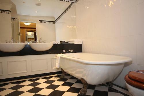 Wellesley Boutique Hotel