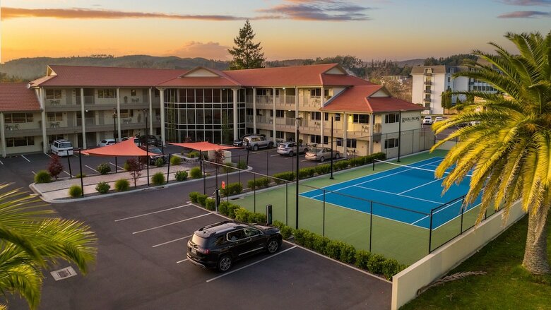 Hotel Regal Palms Resort