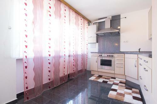 Saraj Apartment 4