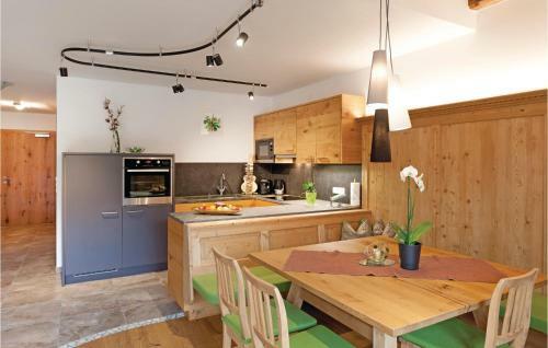 Three-bedroom Apartment In Kartitsch