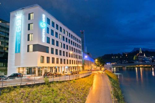 Hotel Motel One Salzburg-mirabell