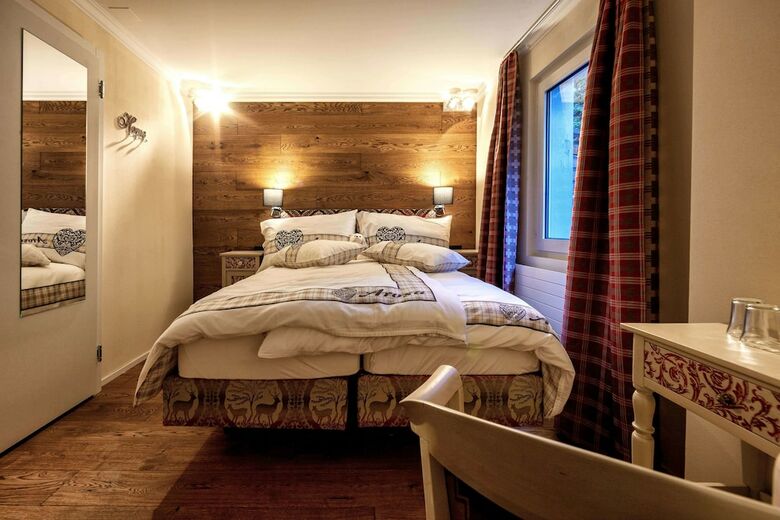 Home Hotel Arosa