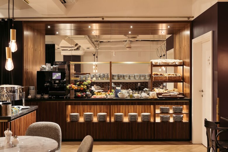 Hotel Schani Salon