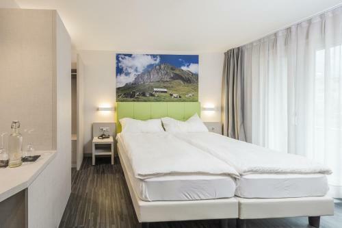 Adhhoc Hotel