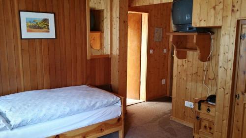 Hostal Alpine Budget Rooms By T�scherhof