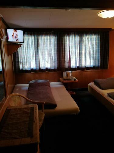 Petit Helvetia Budget Hotel