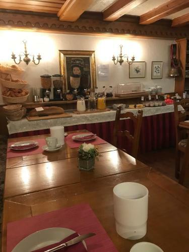 Petit Helvetia Budget Hotel