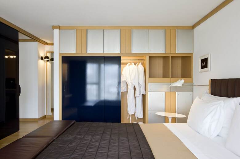 Hotel The Omnia