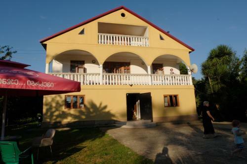 Hostal Lisa's Villa In Chakvi