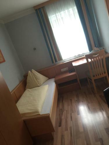 Hostal Gasthaus Hotel Feldschlange