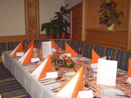 Hostal Gasthaus Hotel Feldschlange