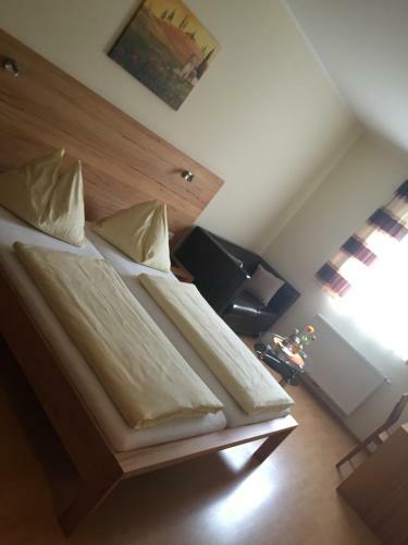 Hostal Gasthaus Hotel Feldschlange