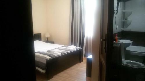Hostal Lomari's Guest House