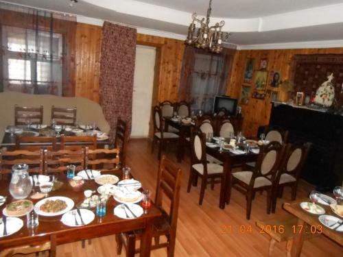 Hostal Manoni's Guesthouse