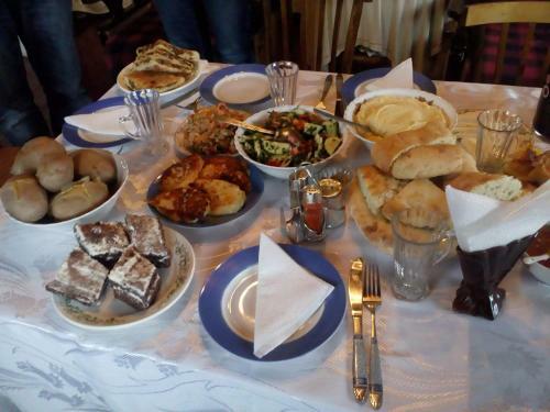 Hostal Eco Guest House Latali