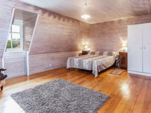Cozy Holiday Home In Besse With Swimming Pool
