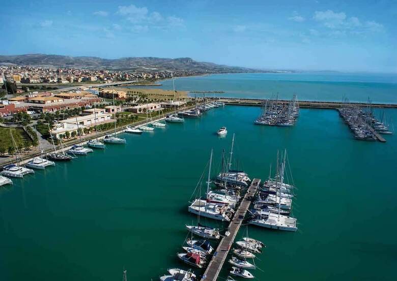 Hotel Marina Di Cala Del Sole