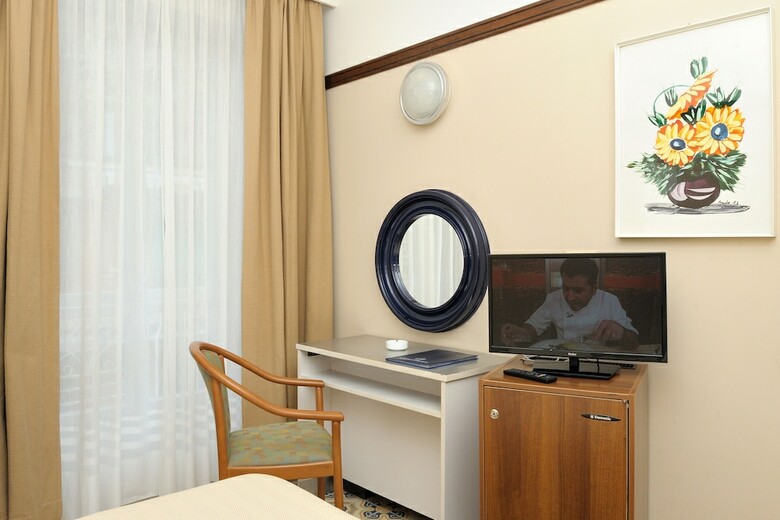 Hotel Pietra Di Luna