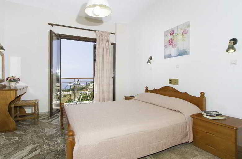 Hotel Karavados Beach