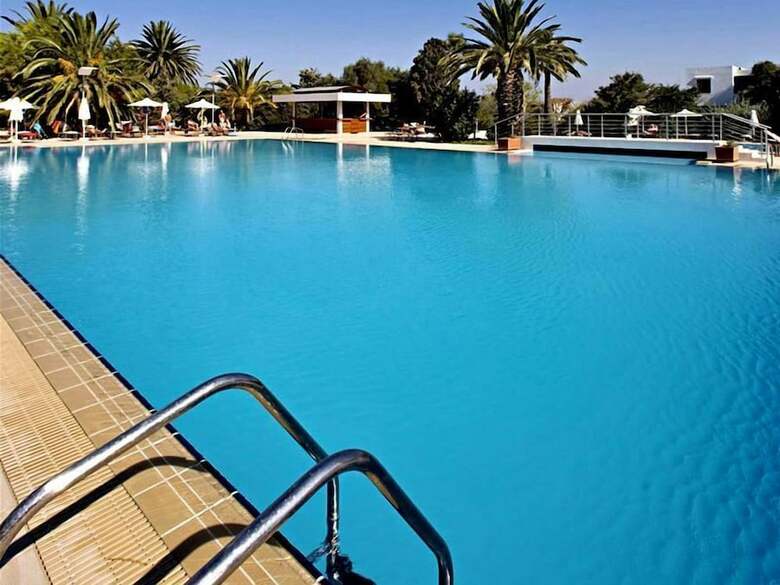 Hotel Caravia Beach