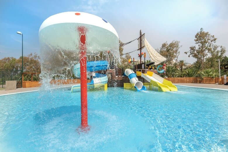 Hotel Caravia Beach