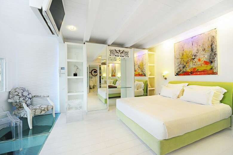 Kivotos Clubhotel