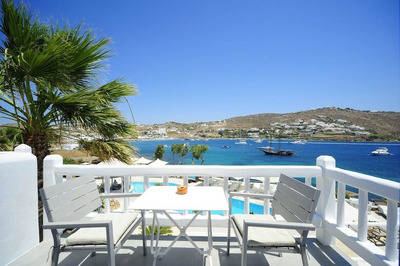 Kivotos Clubhotel