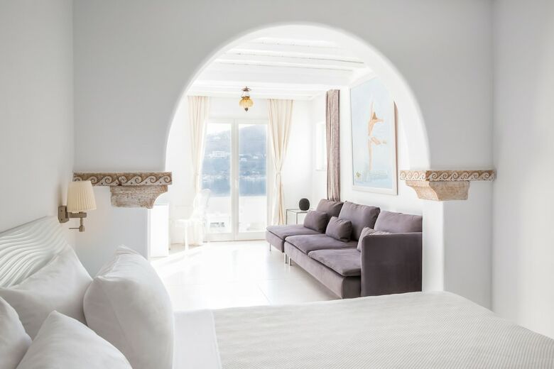 Kivotos Clubhotel