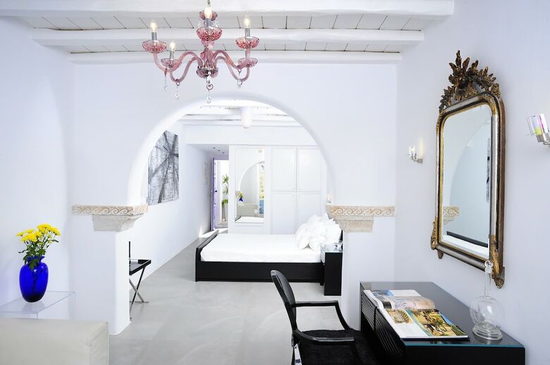 Kivotos Clubhotel