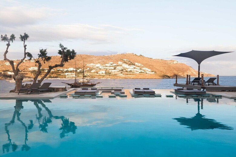Kivotos Clubhotel