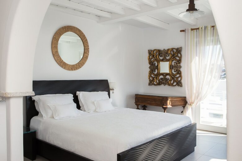 Kivotos Clubhotel