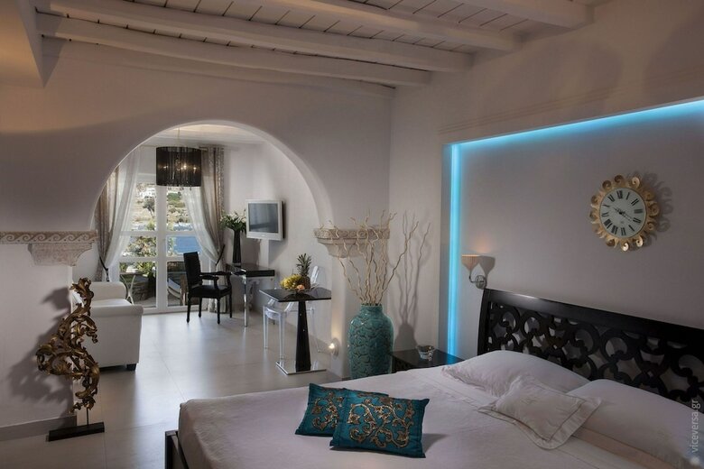 Kivotos Clubhotel