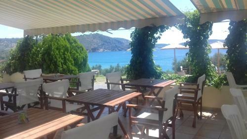 Aparthotel Skoutari Beach Hotel
